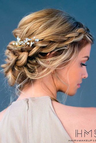 Beautiful Graduation Updo Hairstyles picture 4