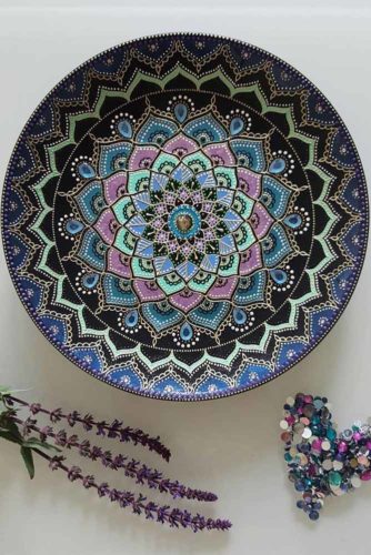 21 Decorative Plates - Ideas for Your DIY Projects