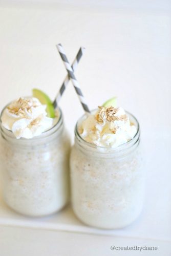 21 Oatmeal Smoothie Ideas - Your Perfect on-the-go Breakfast