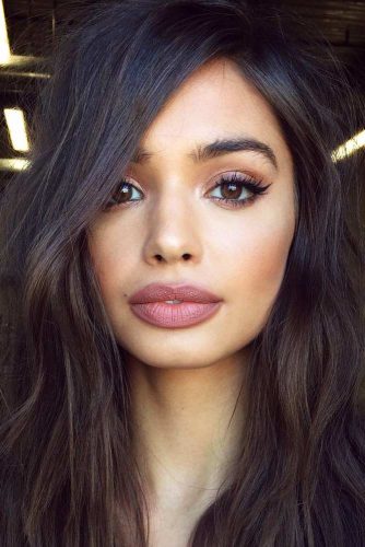 Summer Makeup with Full Lips Accent