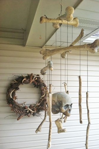 18 Scary Indoor and Outdoor Halloween Decorations That You Can Make