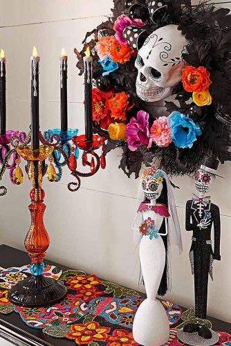18 Scary Indoor and Outdoor Halloween Decorations That You Can Make
