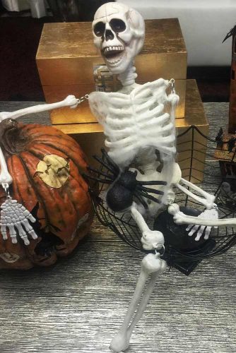 18 Scary Indoor and Outdoor Halloween Decorations That You Can Make