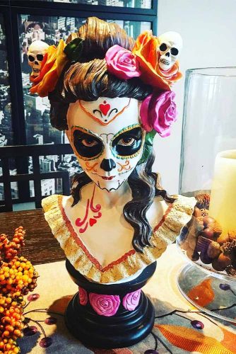 18 Scary Indoor and Outdoor Halloween Decorations That You Can Make