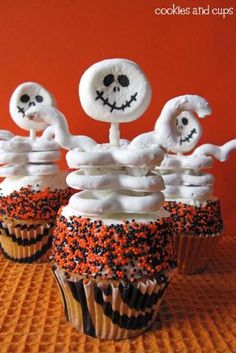 18 Sweet Halloween Treats and Spooky Dessert Ideas