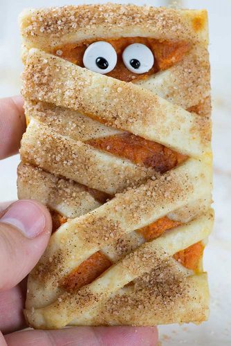 18 Sweet Halloween Treats and Spooky Dessert Ideas
