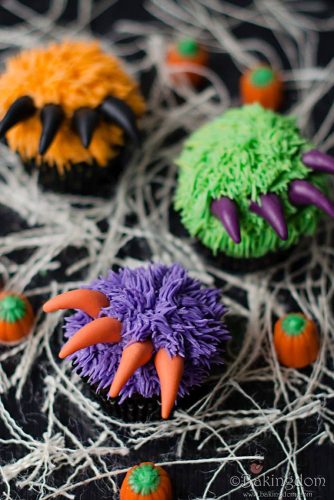 18 Sweet Halloween Treats and Spooky Dessert Ideas