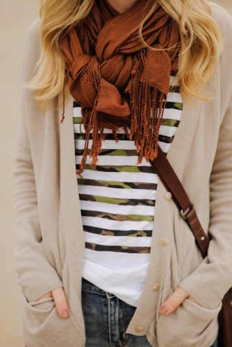How to Wear a Scarf - Around the Neck picture 4