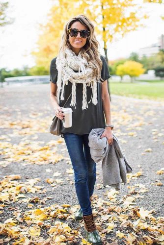 How to Wear a Scarf - Texture Contrast picture 3