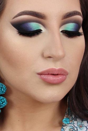 18 Festive Christmas Makeup Ideas