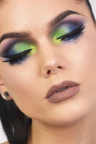 18 Festive Christmas Makeup Ideas