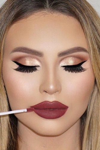 18 Festive Christmas Makeup Ideas