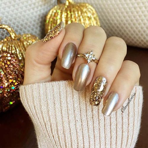 42 Cool Shimmering Christmas Nails