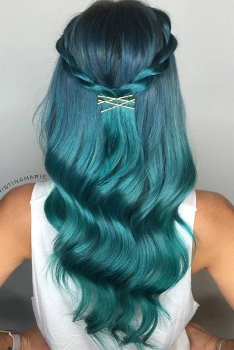 15 Cute Bobby Pin Hairstyles That Are Easy to Do