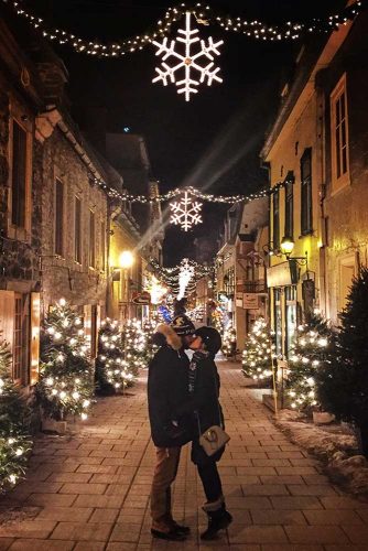 21 Cute Christmas Photos for Couples to Show Love