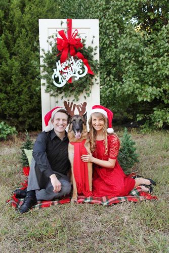 21 Cute Christmas Photos for Couples to Show Love