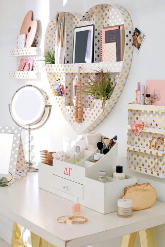 Makeup Vanity Table You'll Love picture 1