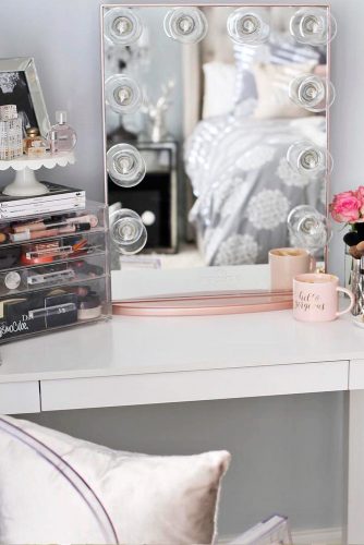 Makeup Vanity Table You'll Love picture 2