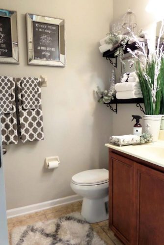 Stylish and Useful Bathroom Decorating picture 5