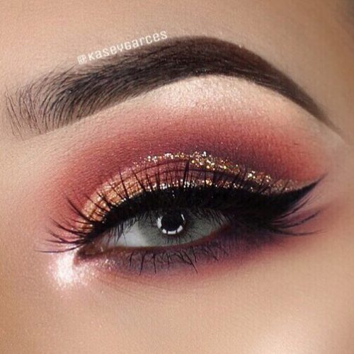 Lovely Makeup Idea With Glitter Eyeliner