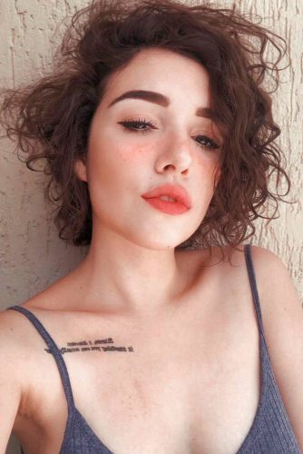 Cute Short Curly Hair With Side Bang #curly #curlybob #bobcut