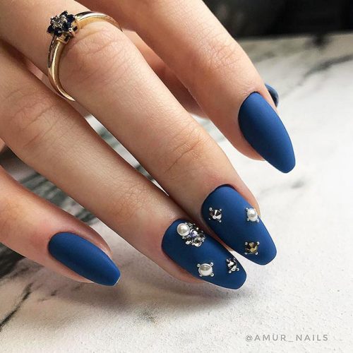 Beautiful Winter Matte Nail Designs Picture 3