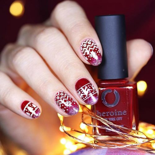 Christmas Red Nails for a Holiday Party Picture 3