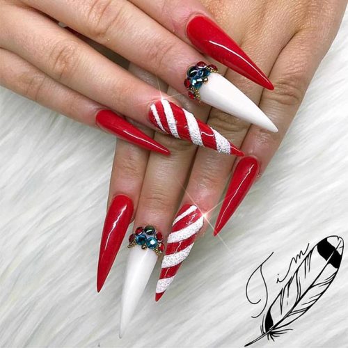 Christmas Red Nails for a Holiday Party Picture 5