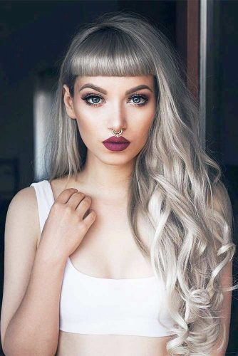 Terrific Long Silver Hair Looks Picture 1