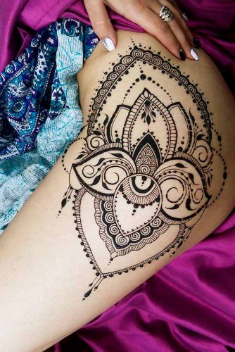 Lower body Henna Tattoo Picture 3