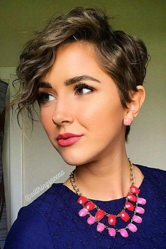 Trendy Curly Hairstyle #curlyhair #pexiehaircuts