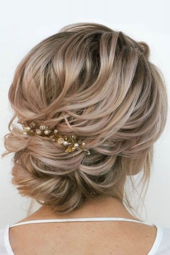 Glamorous prom hairstyles for thin hair - the secret is in the volume