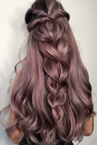 36 Amazing Graduation Hairstyles For Your Special Day