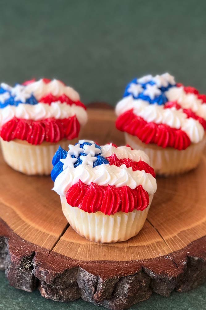 Flag Cupcake Idea #patrioticcupcake