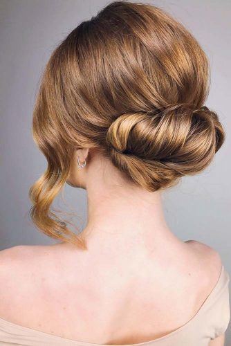 Elegant Low Bun #lowbaun #easyhairstyles