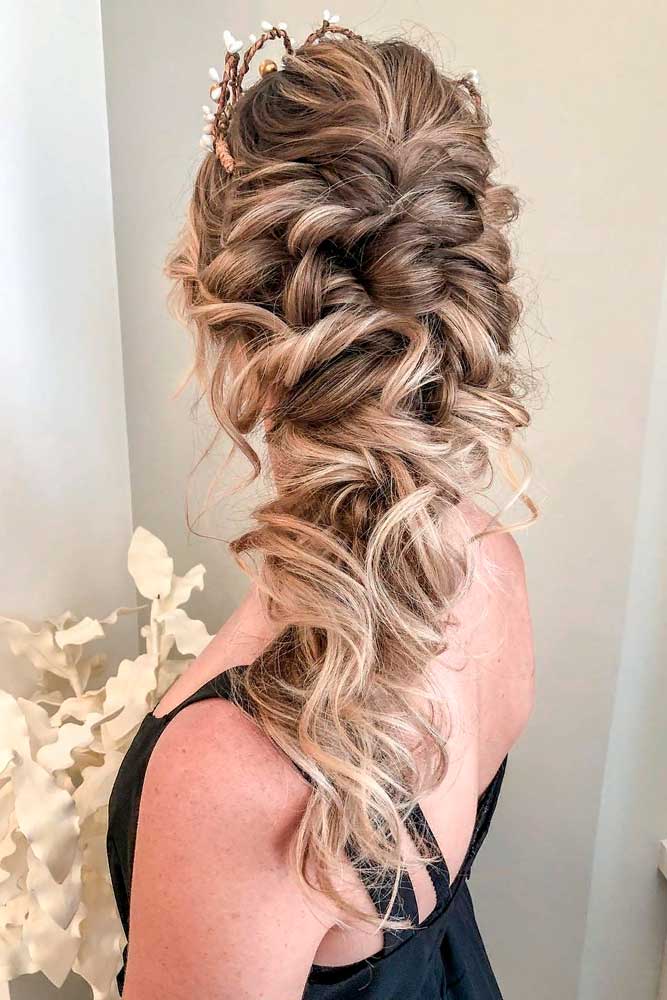 Beautiful and Easy Hairstyles for Homecoming #curlyhairstyles