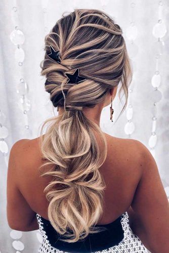 40 Dreamy Homecoming Hairstyles Fit For A Queen