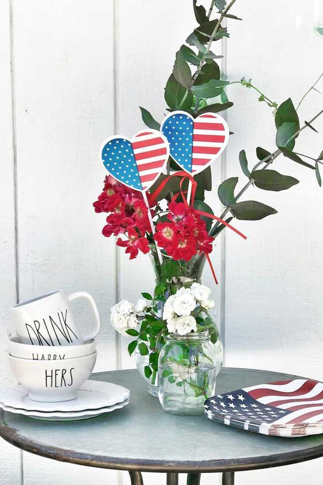 Easy Table Decor Idea #redwhiteblue #tabledecorations