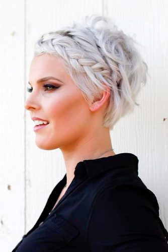 Trendy Short Hairstyles for Stylish Look picture 4
