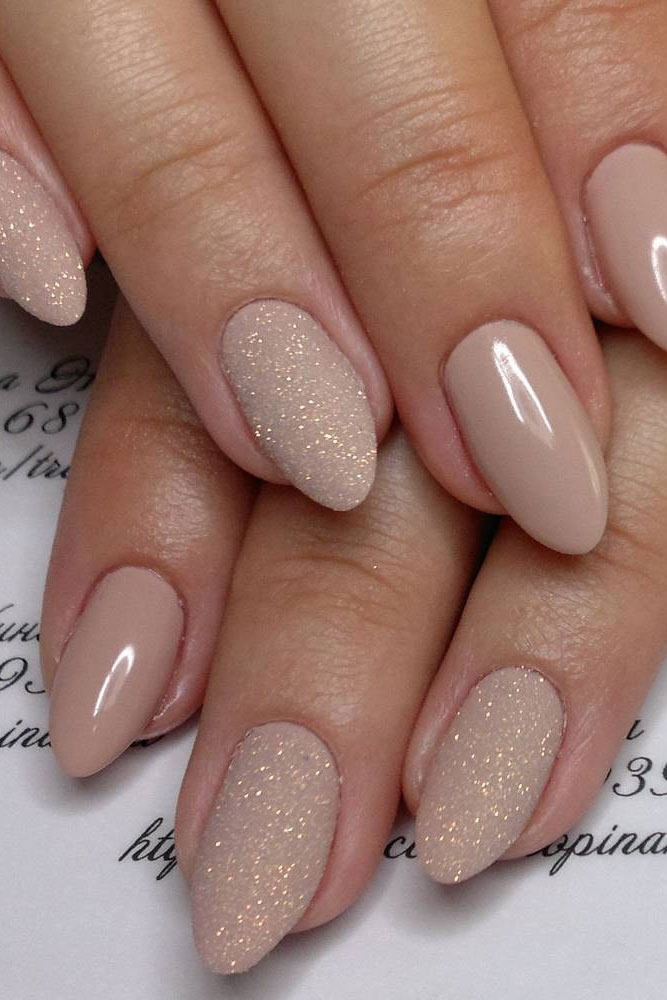 Sand Nude Manicure