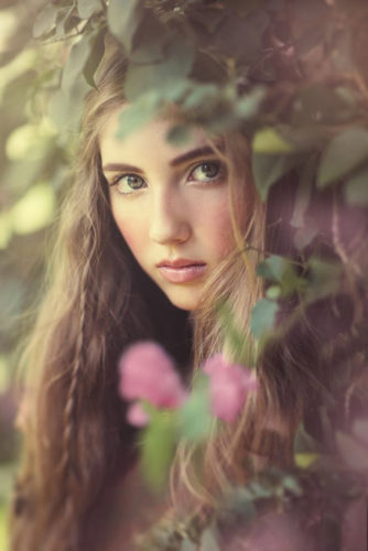 15 Portraits of Most Beautiful Women with Flowers from Pinterest