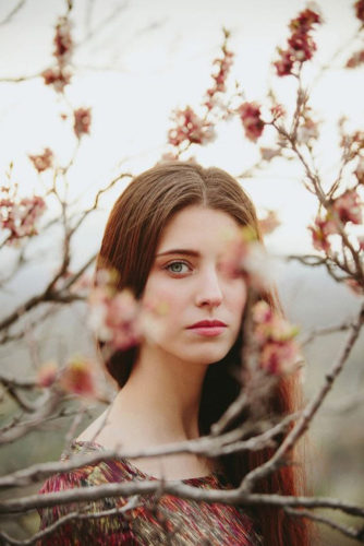 15 Portraits of Most Beautiful Women with Flowers from Pinterest