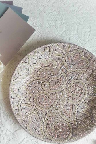 21 Decorative Plates - Ideas for Your DIY Projects