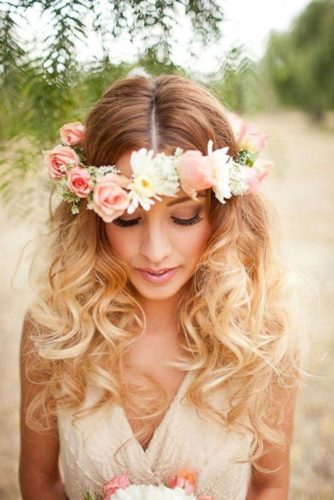 Flower crown deals hairstyle