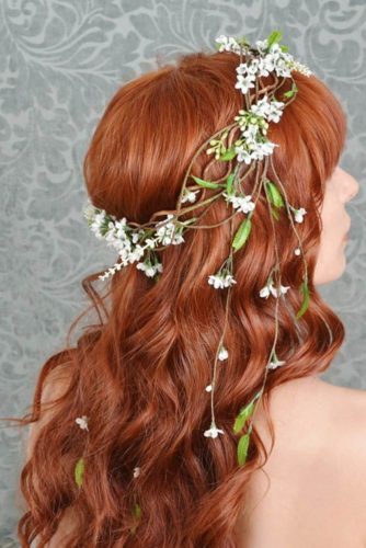 18 Gorgeous Wedding Hairstyles with Flower Crown | Flower crown hairstyle,  Vintage wedding hair, Wedding hairstyles