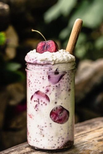 Cherry-Vanilla Oatmeal Smoothie #healthy #food