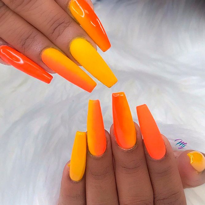 Orange Summer Ombre Nails #peachnails #verticalombrenails