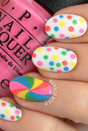 24 Amazing Rainbow Nails to Make You Smile