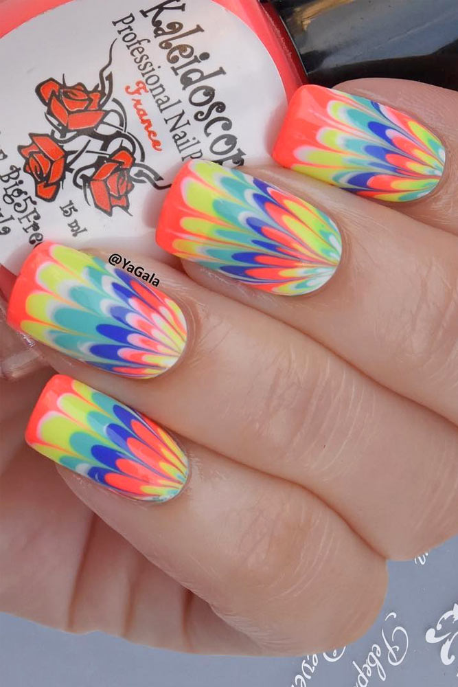 24 Amazing Rainbow Nails to Make You Smile