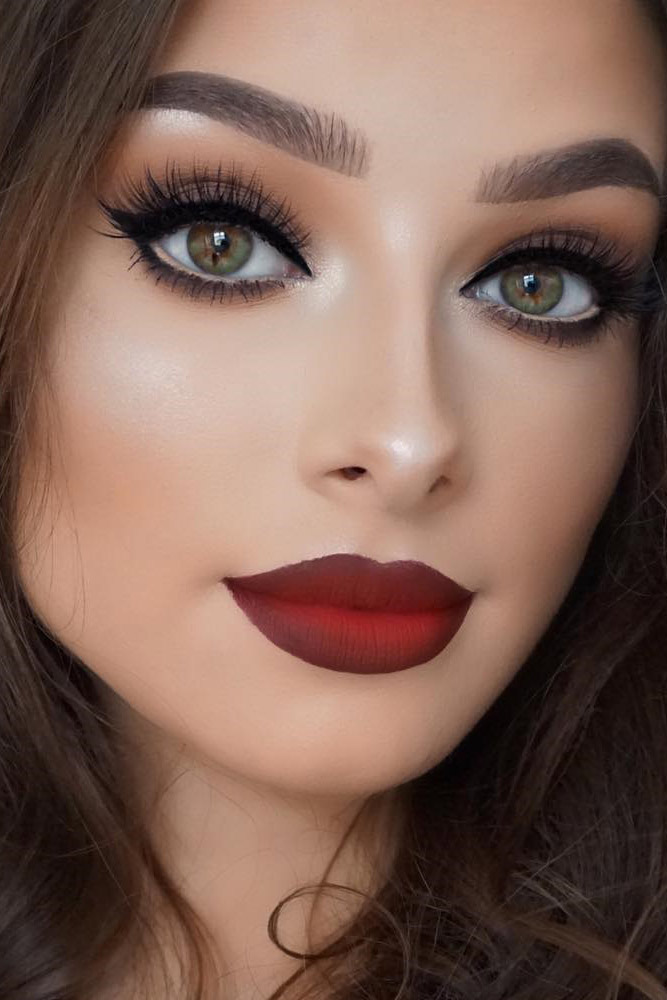 Sexy Smokey Eye Makeup Ideas to Help You Catch His Attention